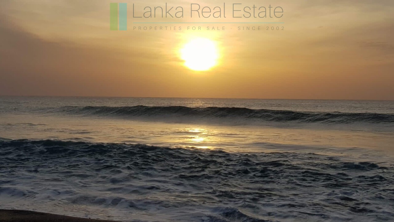 Desirable plot on the beach at Whisky Point
