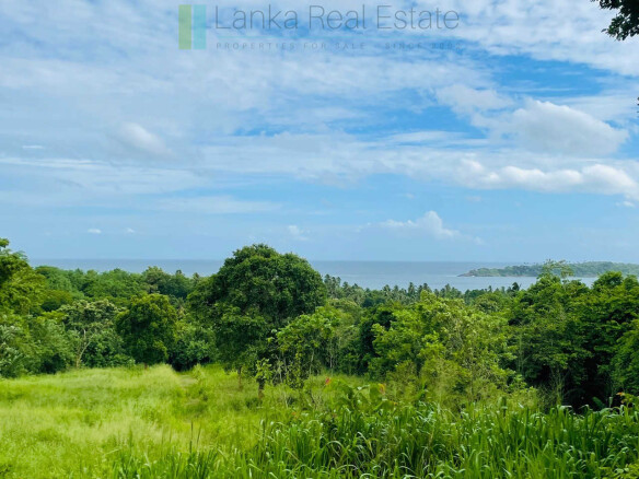 Ocean views at Seenimodara, Mawella
