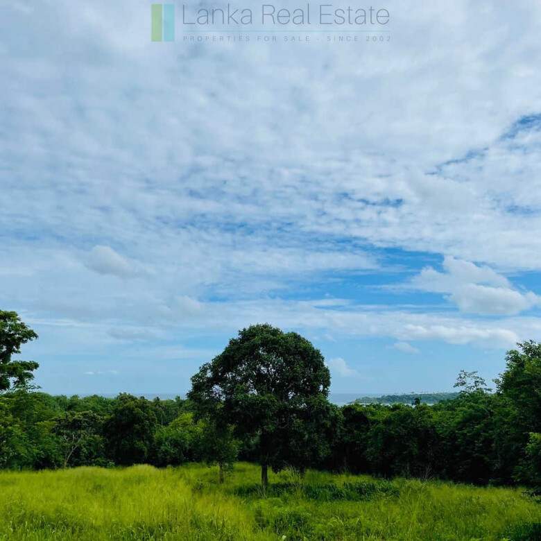 Ocean views at Seenimodara, Mawella