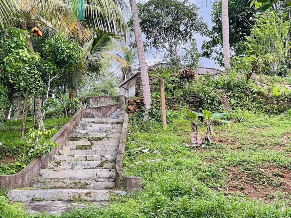 Four bedrooms with potential to extend at Koggala
