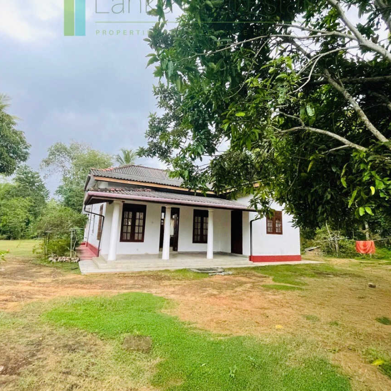 Four bedrooms with potential to extend at Koggala