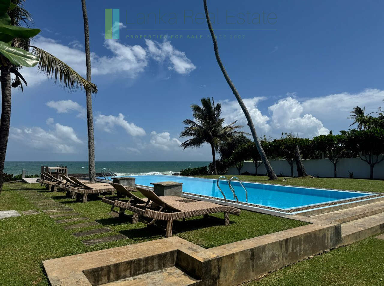 Dondra oceanfront villa