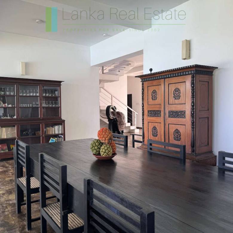 Dondra oceanfront villa