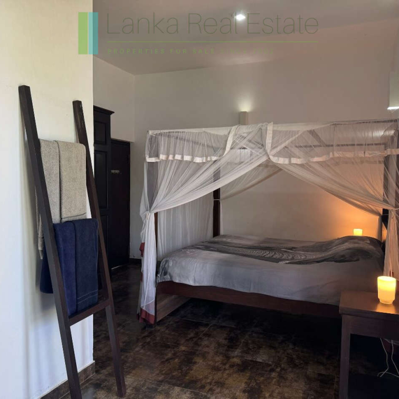 Dondra oceanfront villa