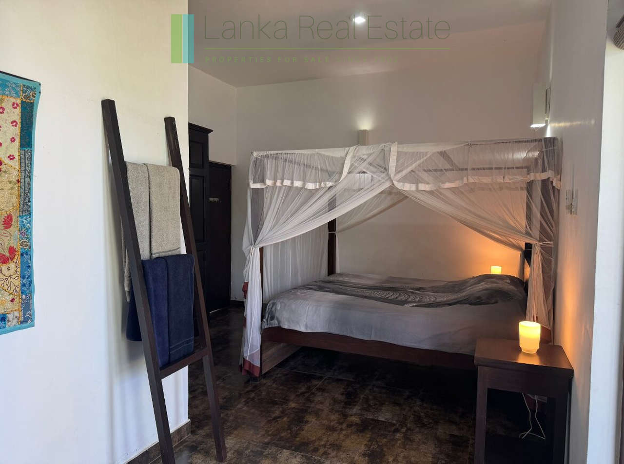 Dondra oceanfront villa