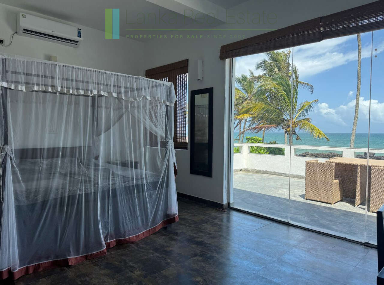 Dondra oceanfront villa