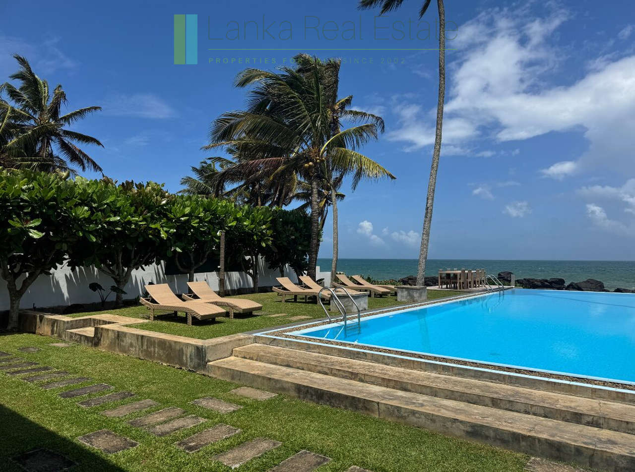 Dondra oceanfront villa