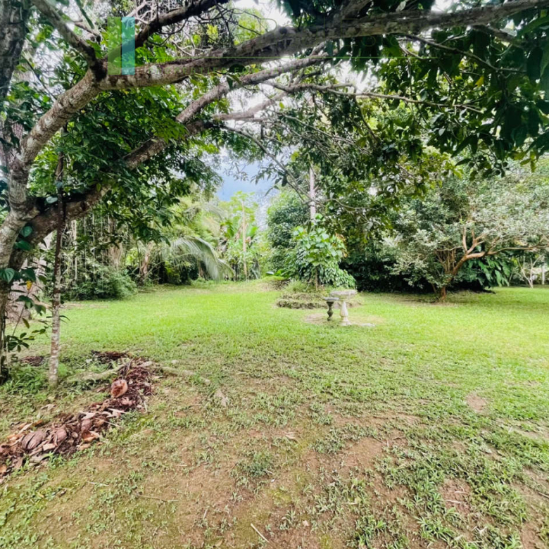 Large, well-presented villa near Hikkaduwa