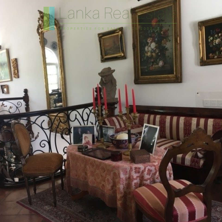 Grand Italianate mansion on Victoria Lake