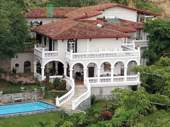 Grand Italianate mansion on Victoria Lake