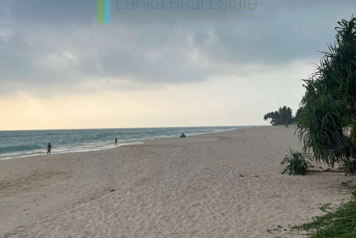 Beachfront plot in Akurala near Hikkaduwa
