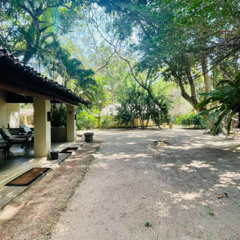 Secluded oceanfront hideaway on Mawella Beach