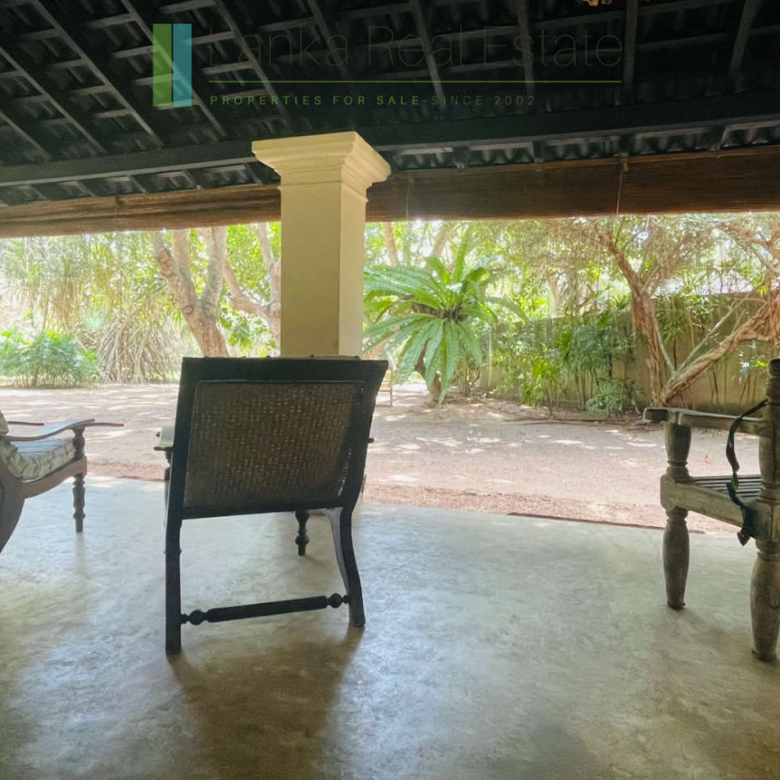 Secluded oceanfront hideaway on Mawella Beach