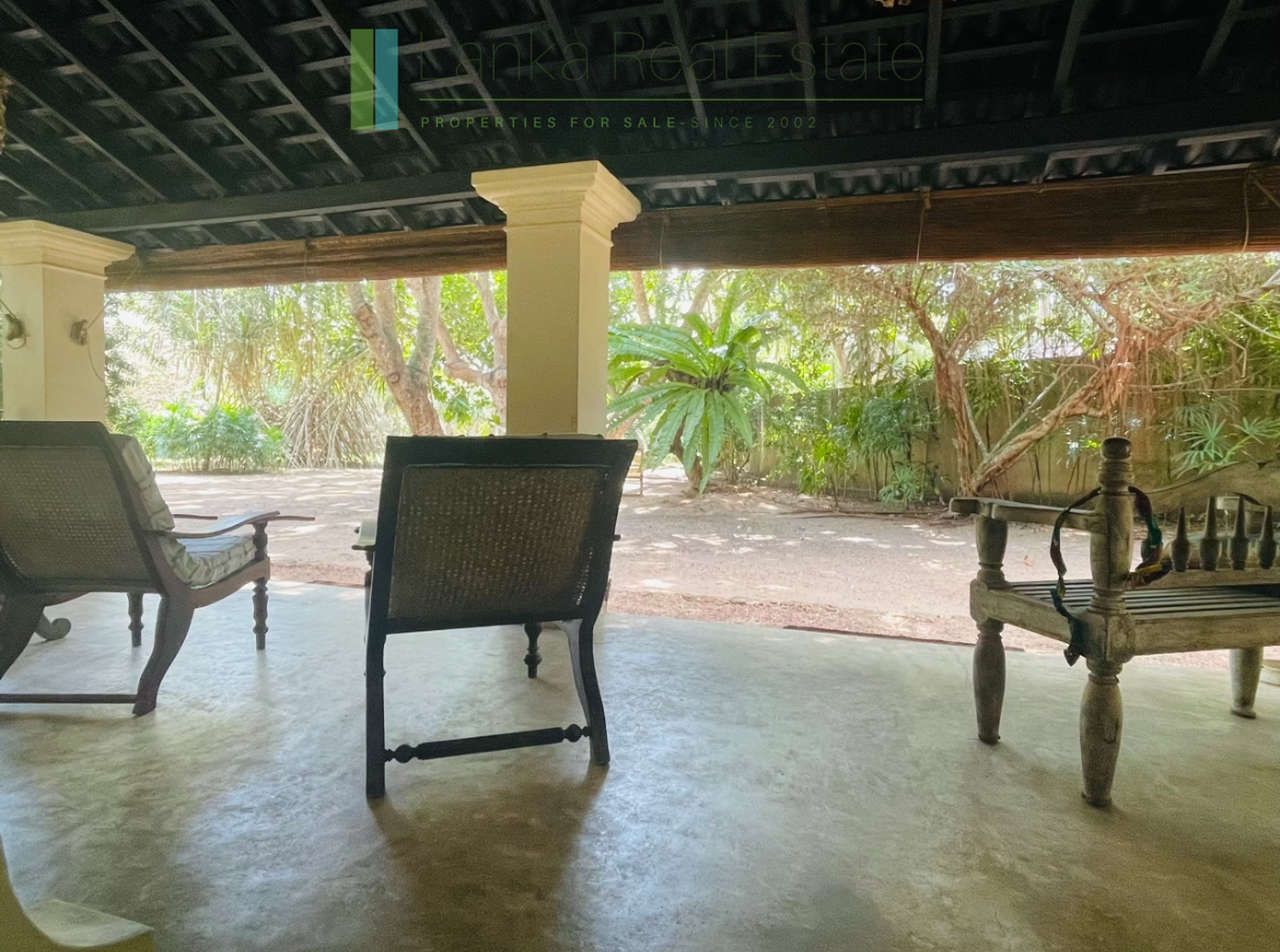 Secluded oceanfront hideaway on Mawella Beach