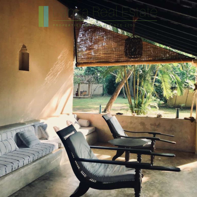 Secluded oceanfront hideaway on Mawella Beach