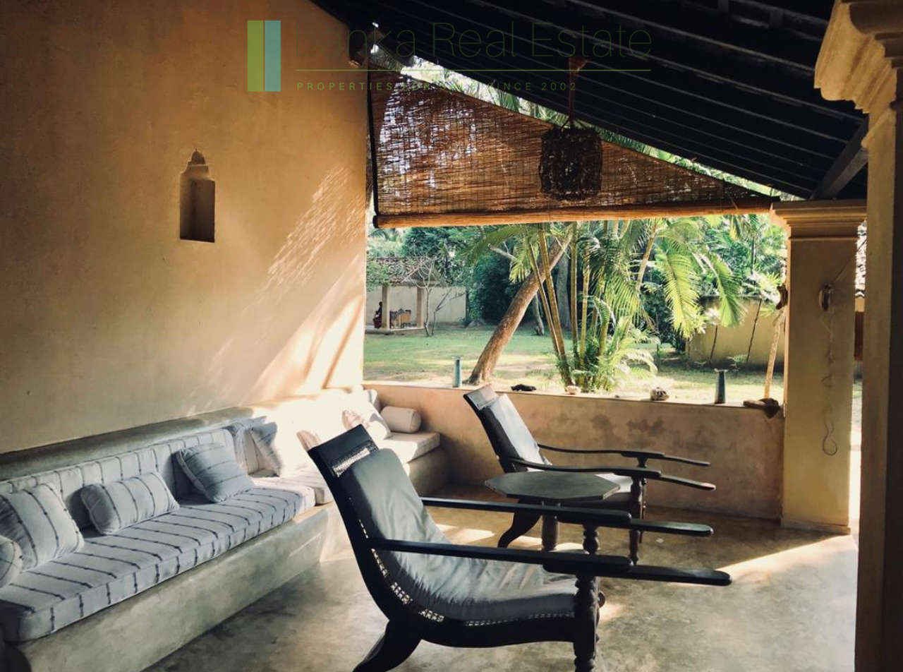 Secluded oceanfront hideaway on Mawella Beach