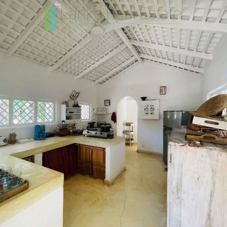 Secluded oceanfront hideaway on Mawella Beach