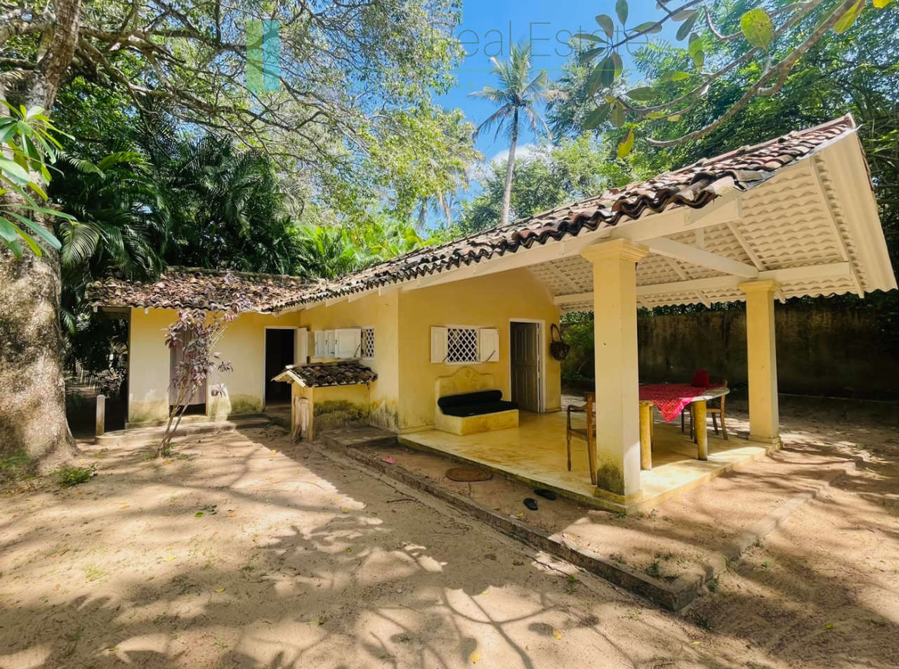 Secluded oceanfront hideaway on Mawella Beach