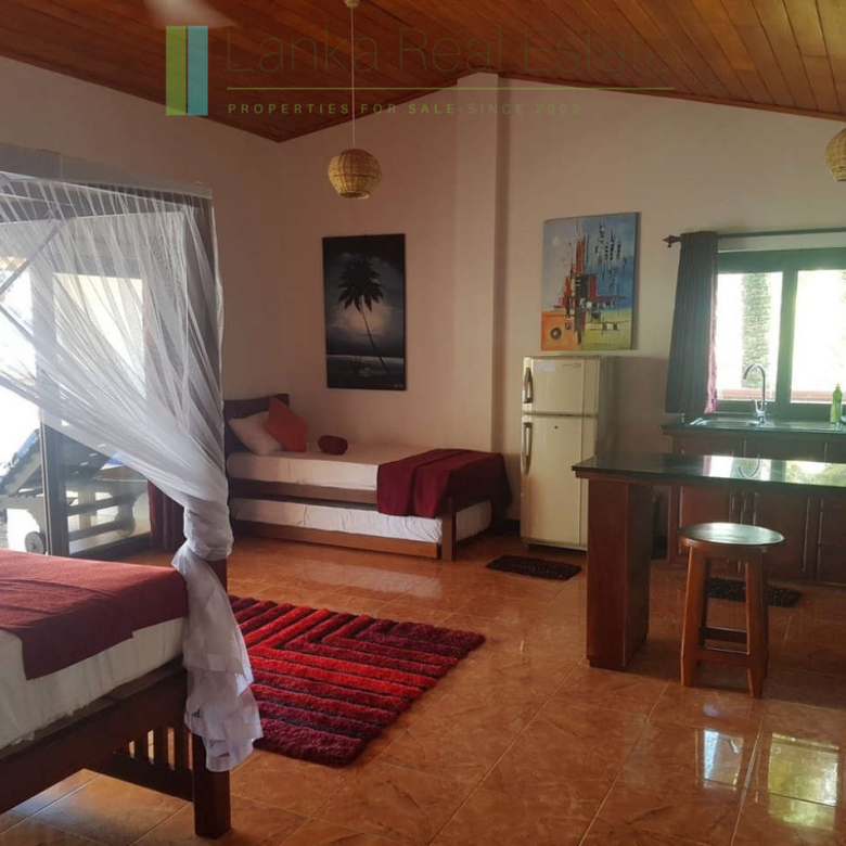 Three-bedroom beach villa in Hikkaduwa