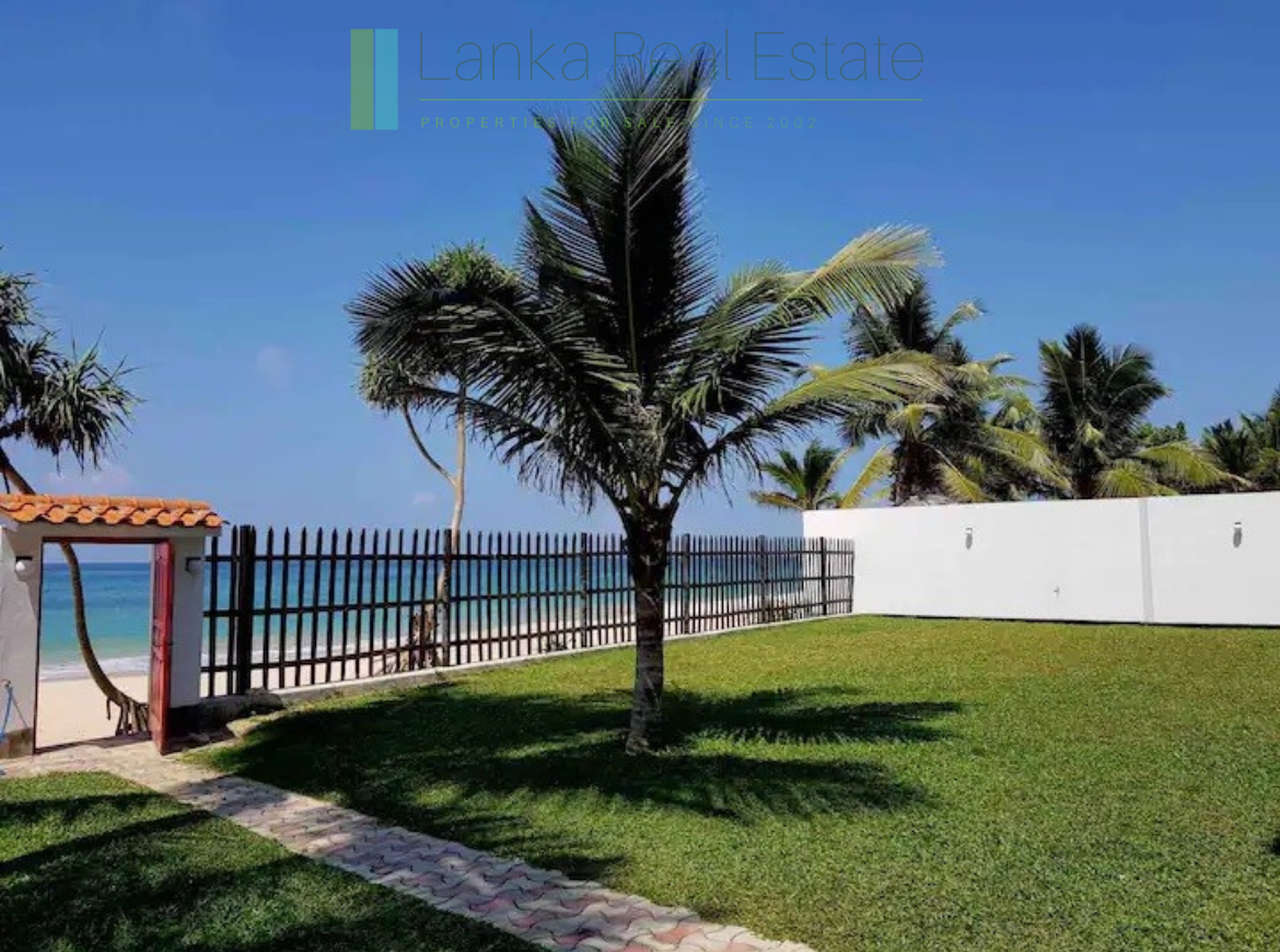 Turnkey beachfront villa in Akurala