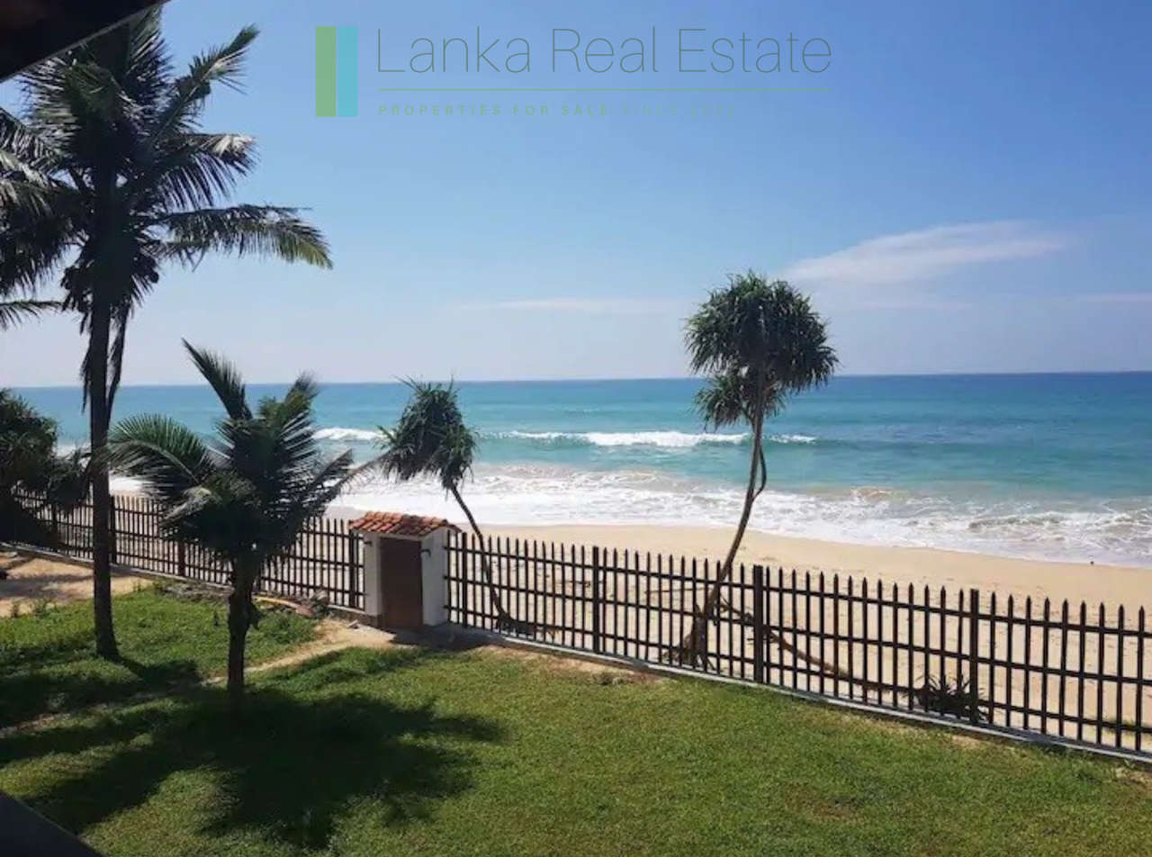 Turnkey beachfront villa in Akurala