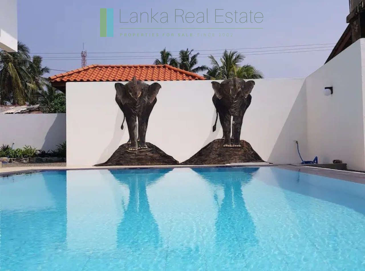 Turnkey beachfront villa in Akurala