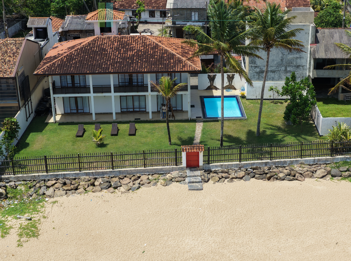 Turnkey beachfront villa in Akurala