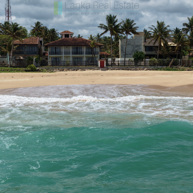 Turnkey beachfront villa in Akurala