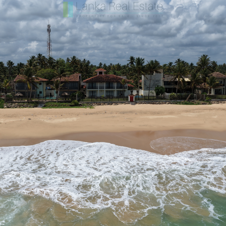 Turnkey beachfront villa in Akurala