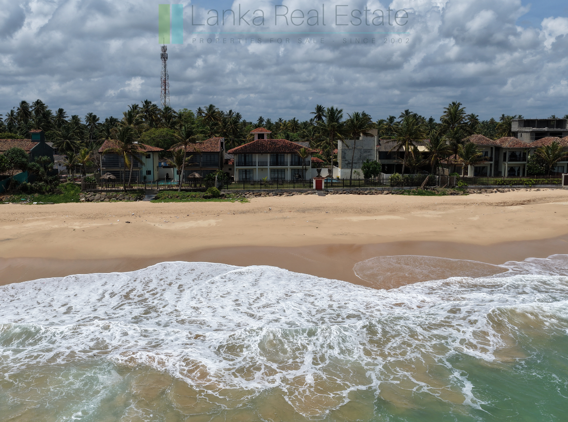 Turnkey beachfront villa in Akurala