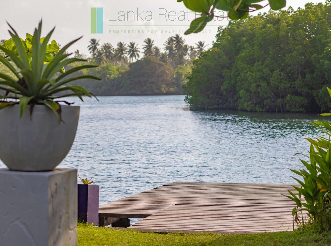 Waterside luxury on Koggala Lake