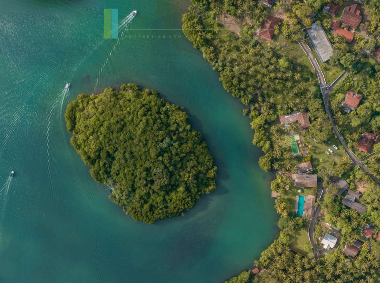 Waterside luxury on Koggala Lake