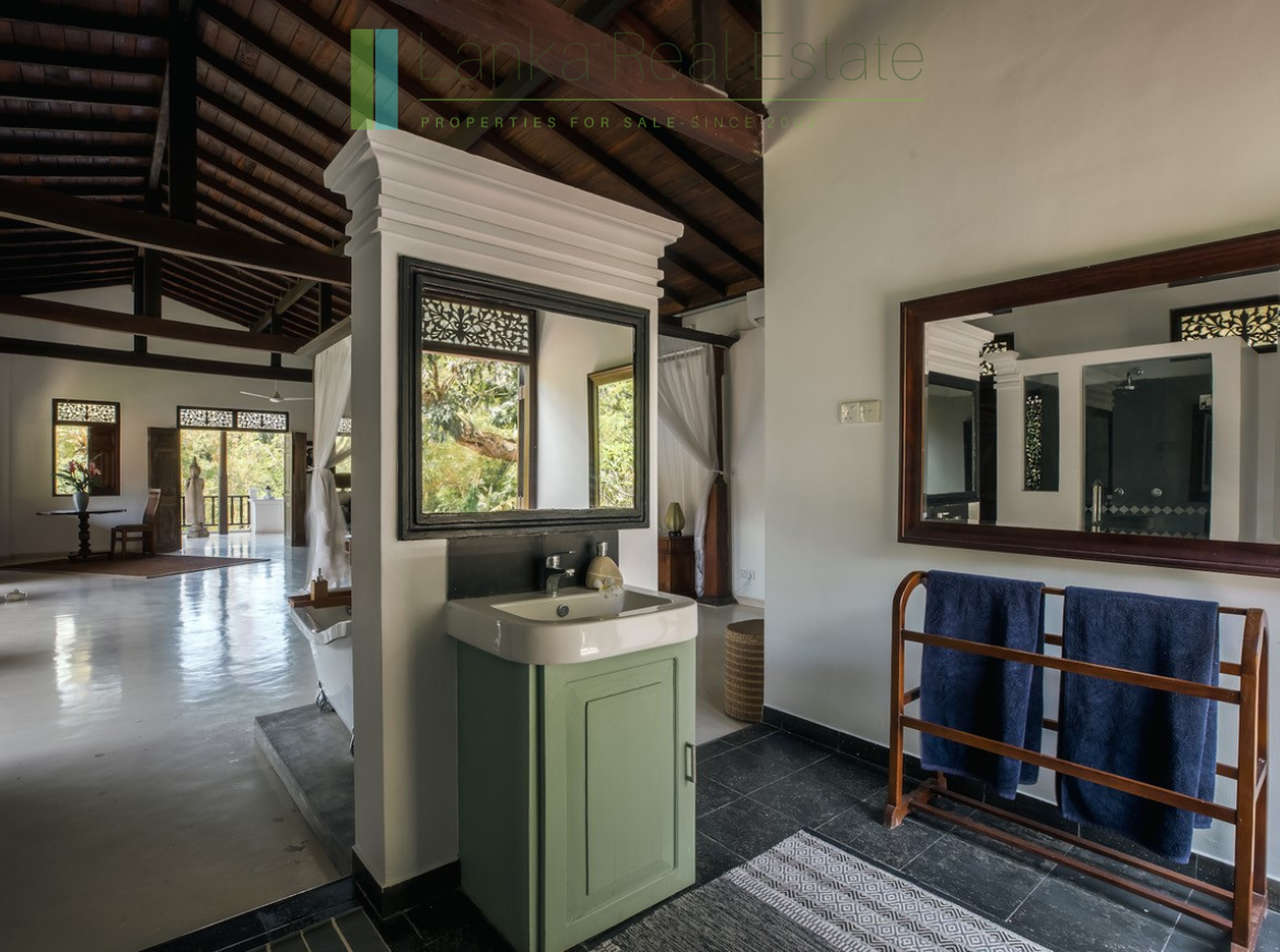 Waterside luxury on Koggala Lake