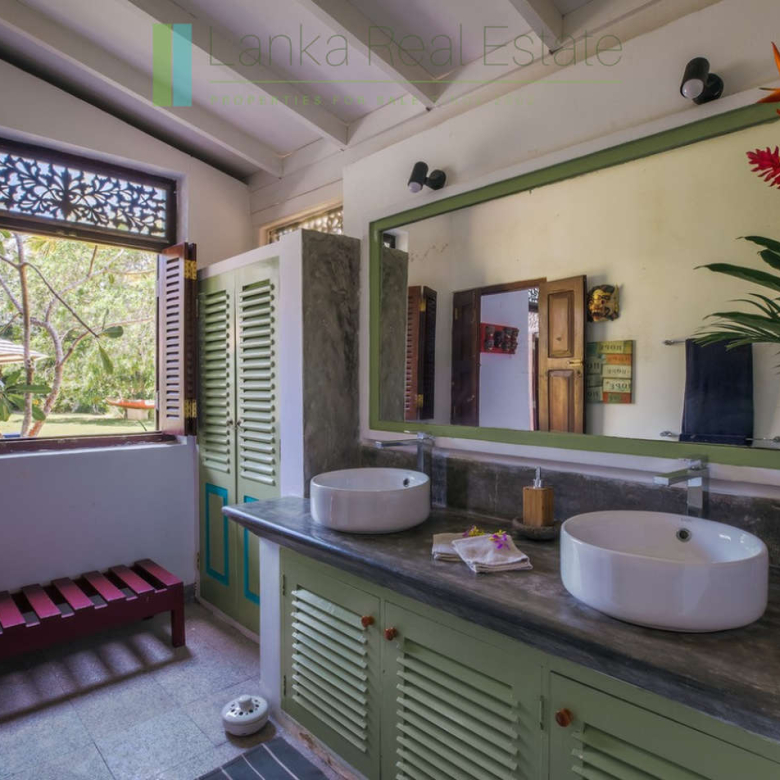 Waterside luxury on Koggala Lake