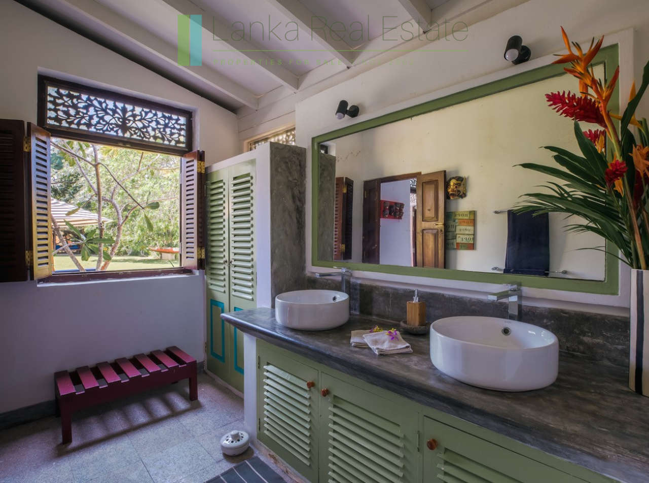 Waterside luxury on Koggala Lake
