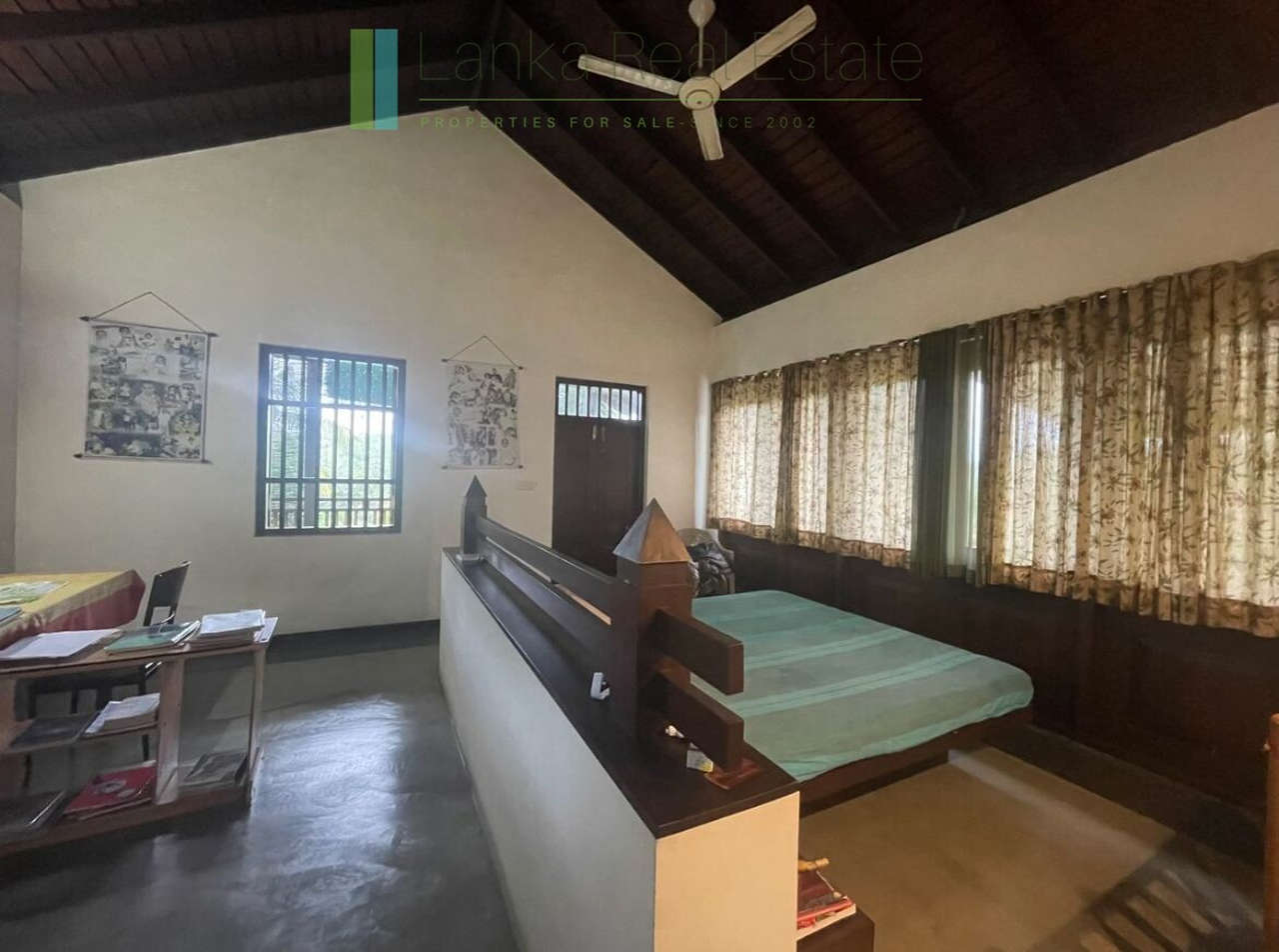Large villa on the outskirts of Galle