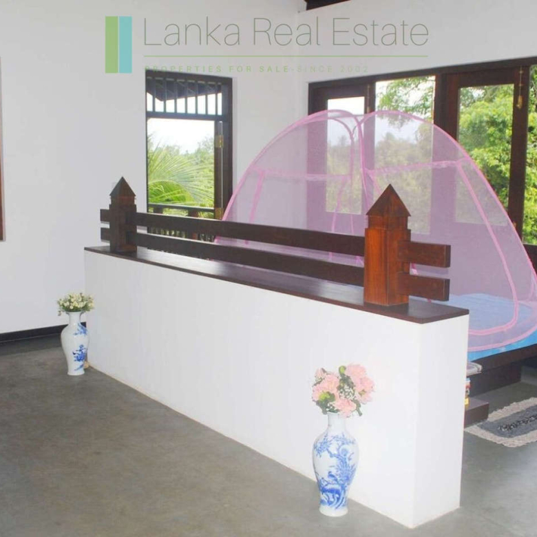 Large villa on the outskirts of Galle