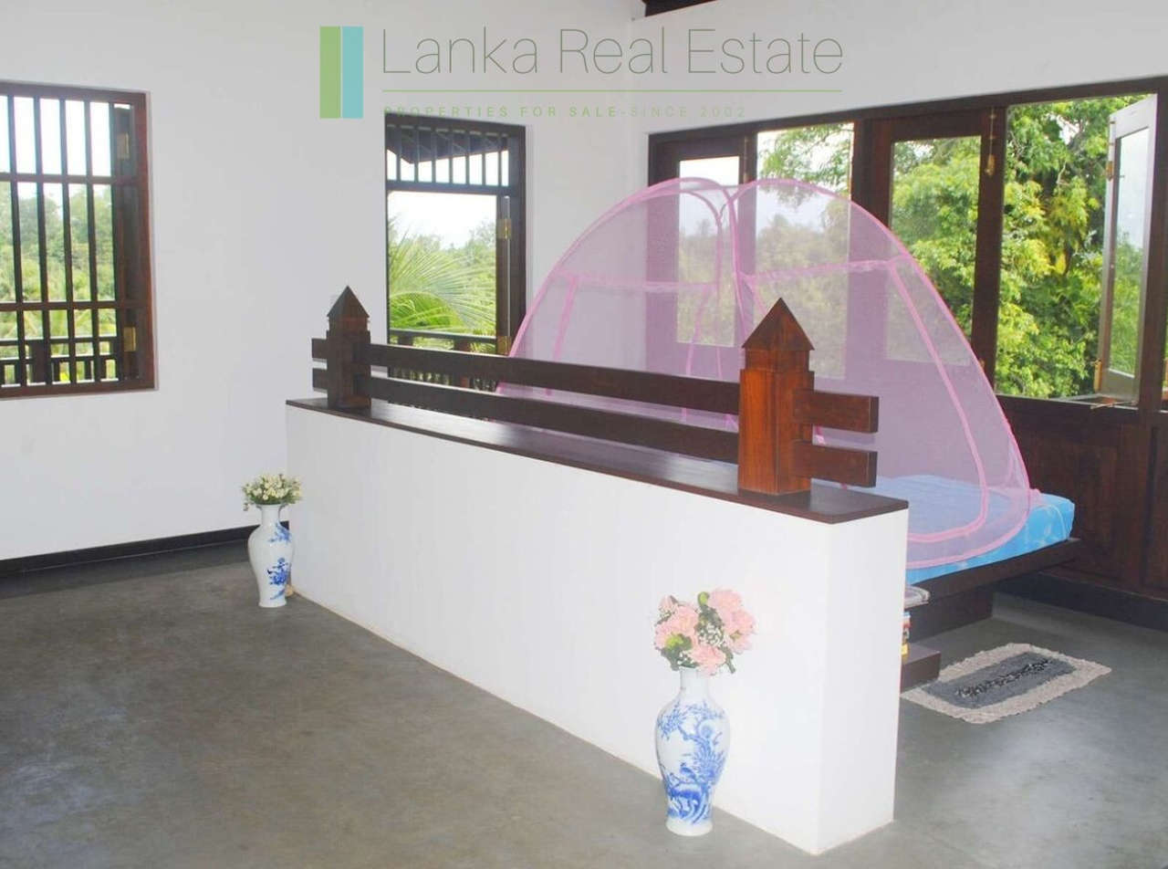 Large villa on the outskirts of Galle