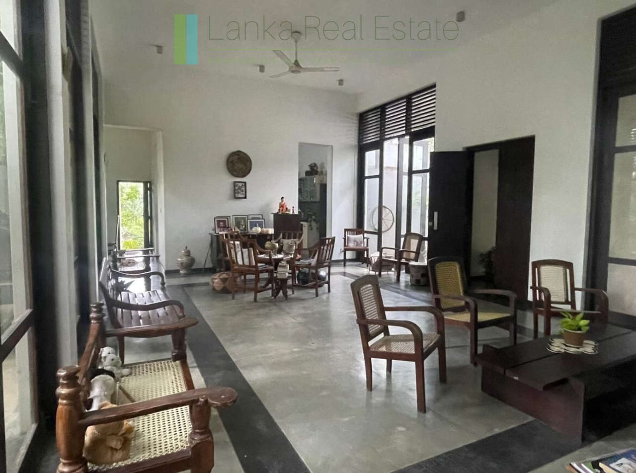 Large villa on the outskirts of Galle