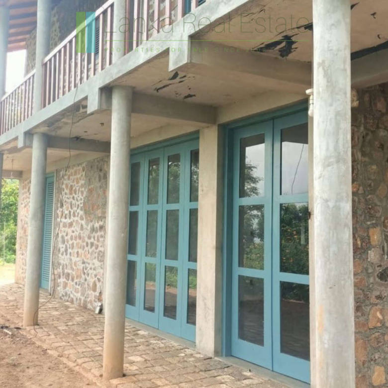 Stone built house on 10 acres in hill country