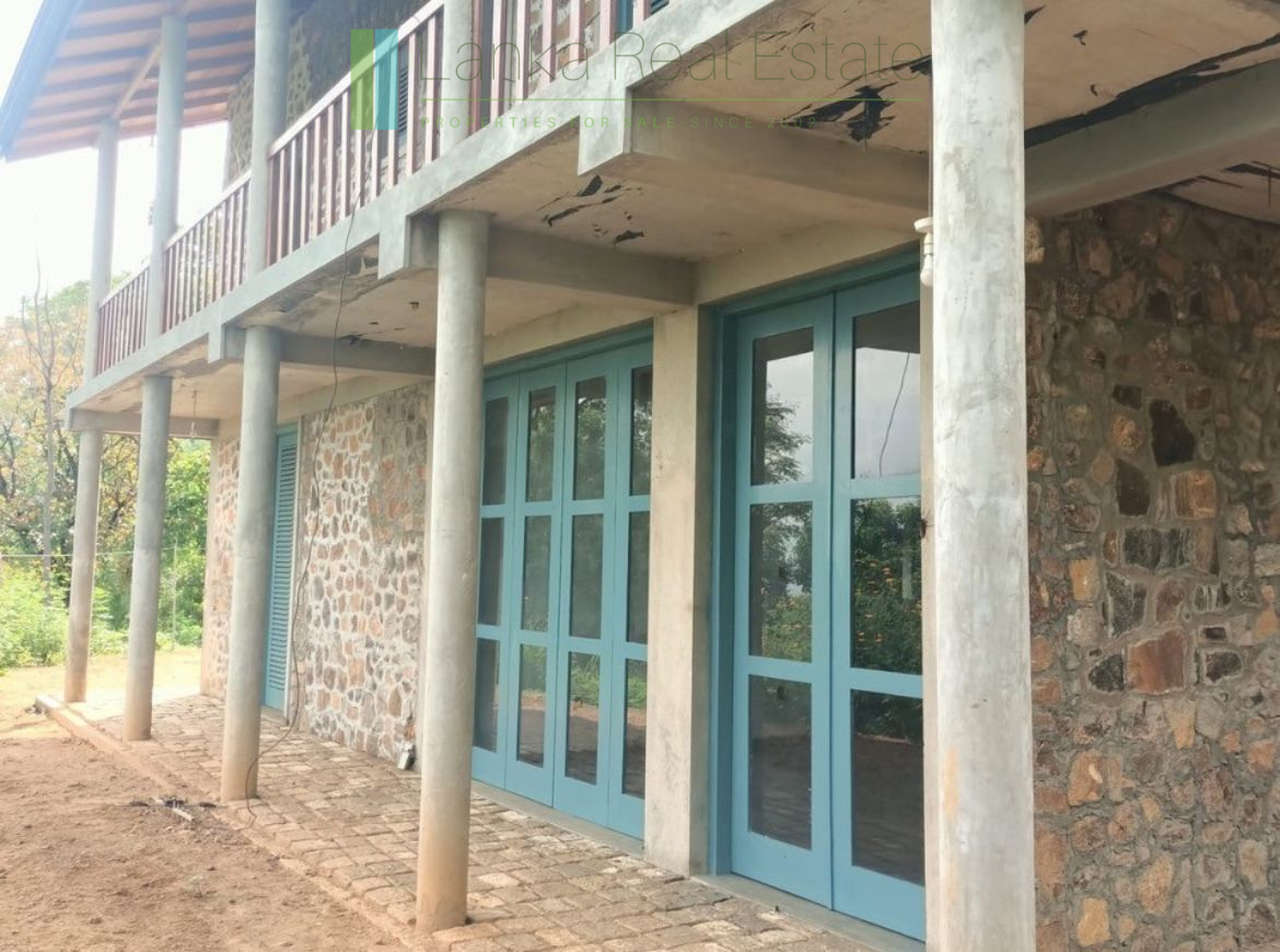Stone built house on 10 acres in hill country