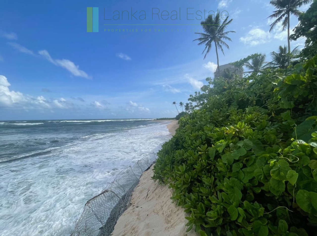 Mirissa beachfront plot with potential