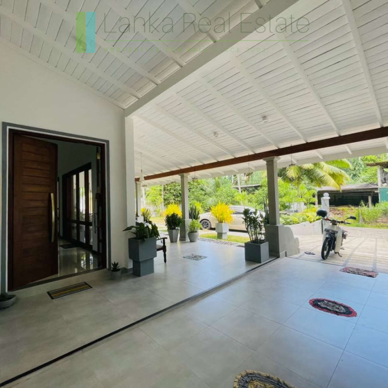 Furnished house near Galle
