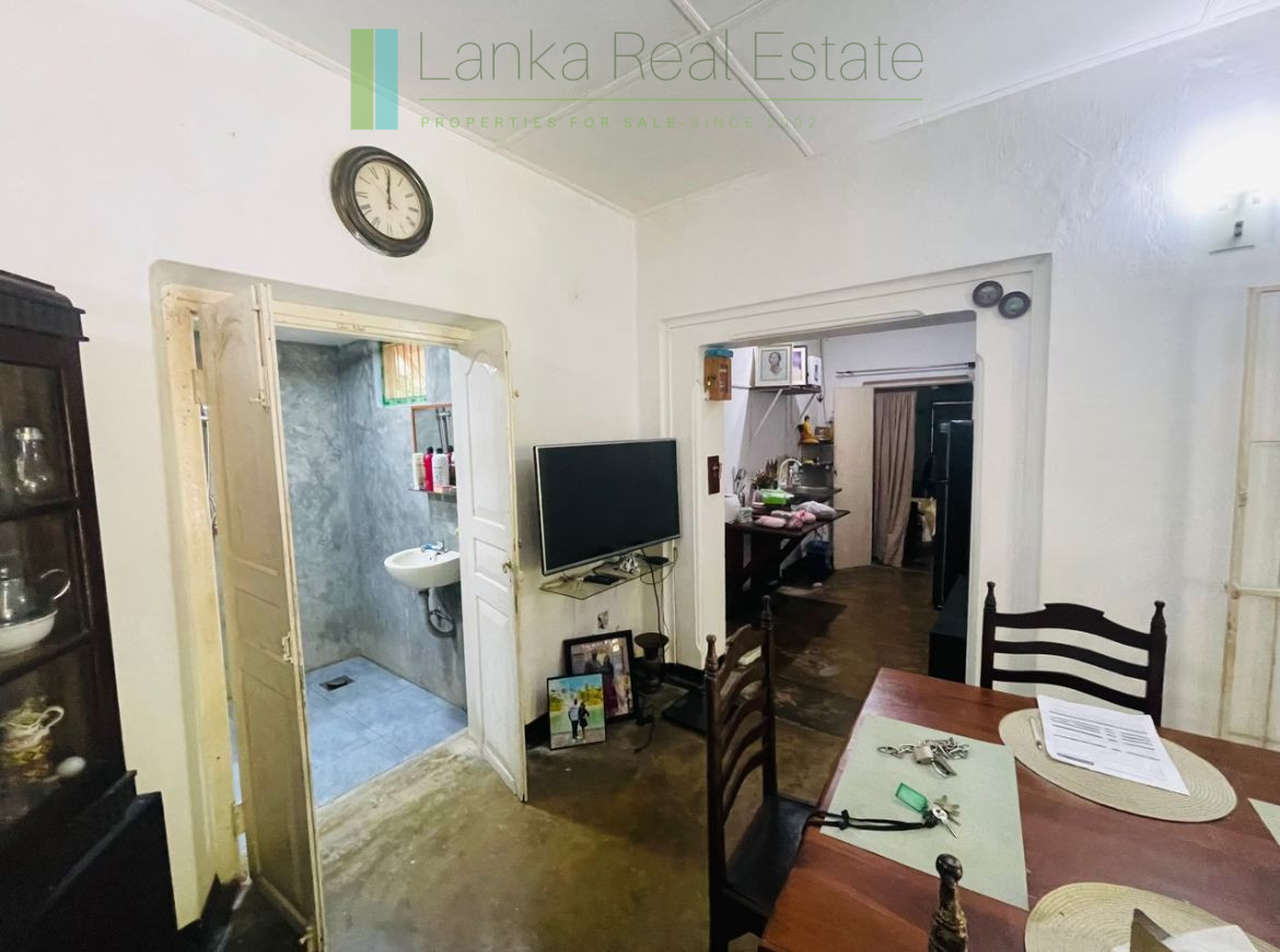 Pair of houses between Hikkaduwa and Galle