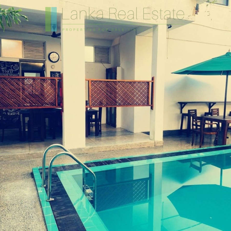 Fourteen bedroom villa/hotel in Madiha