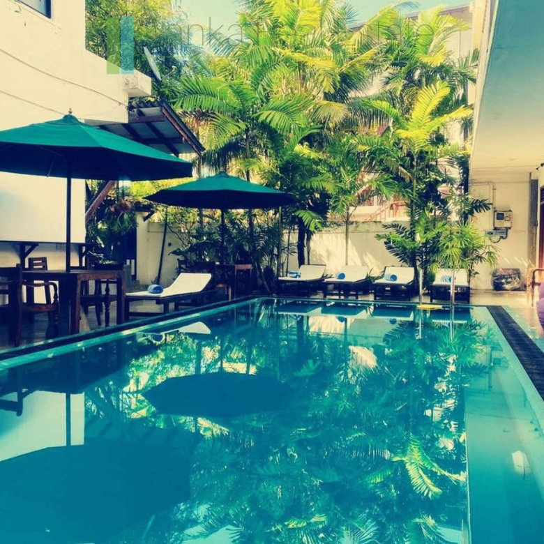 Fourteen bedroom villa/hotel in Madiha