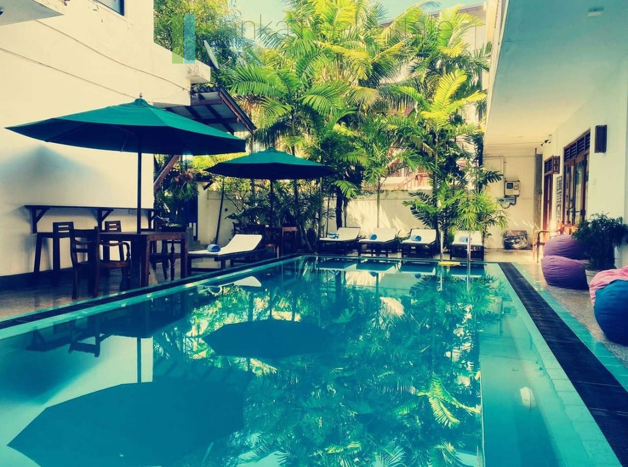 Fourteen bedroom villa/hotel in Madiha