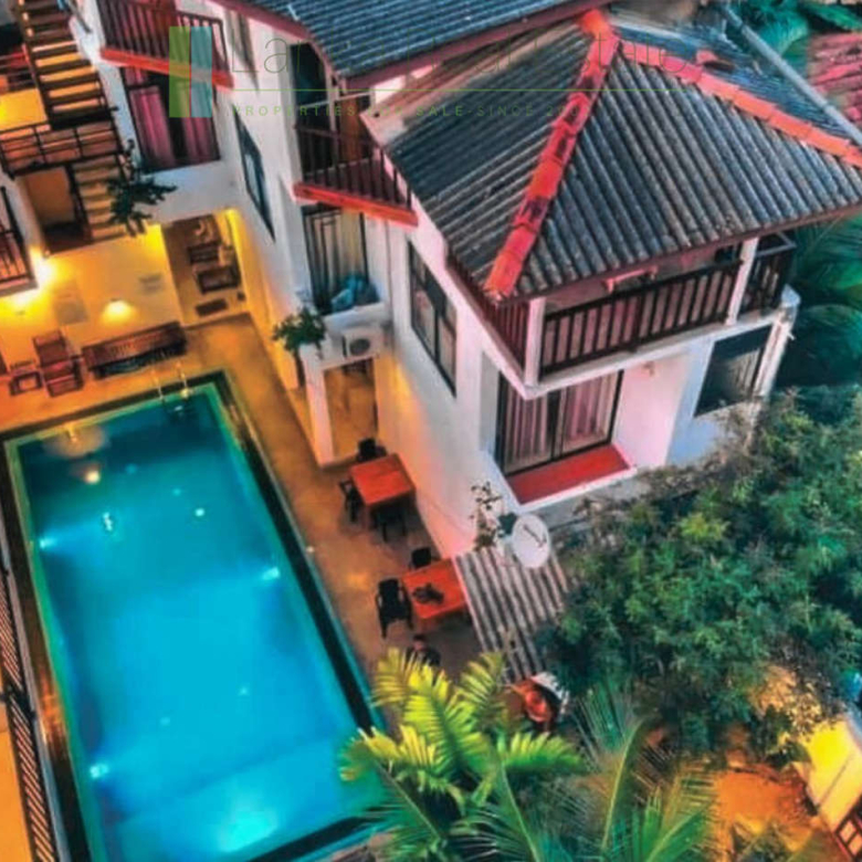 Fourteen bedroom villa/hotel in Madiha