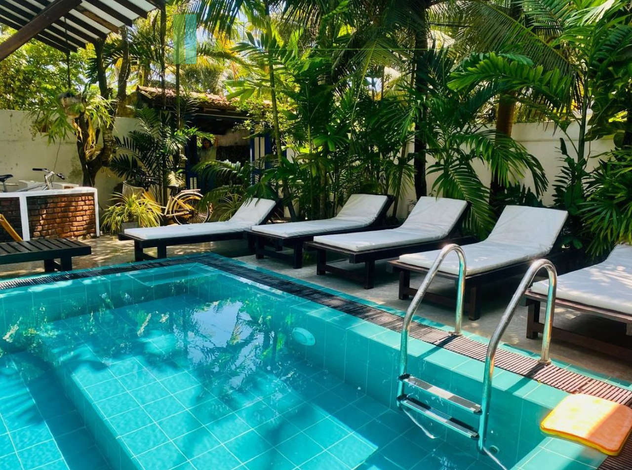 Fourteen bedroom villa/hotel in Madiha