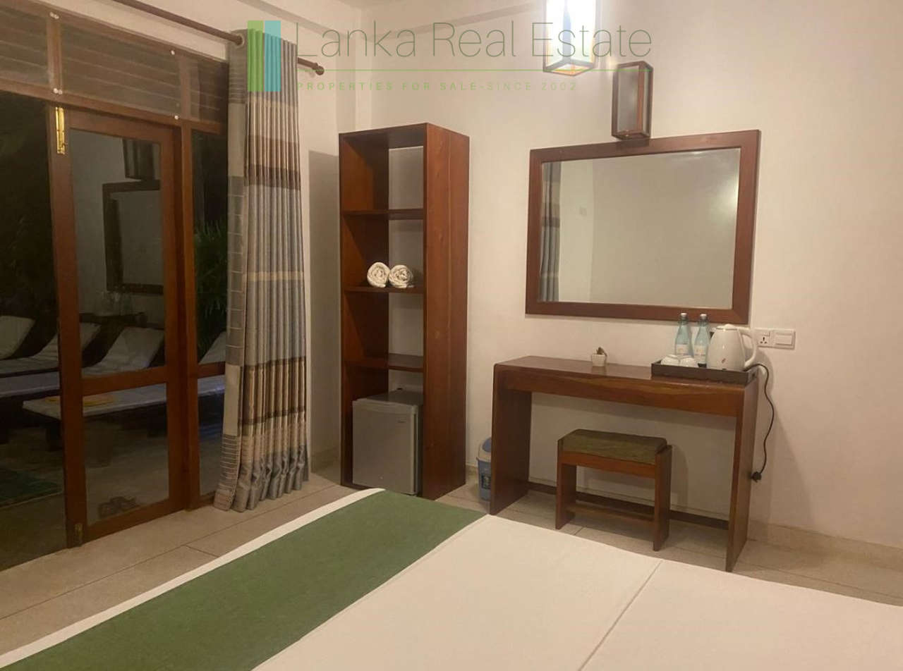 Fourteen bedroom villa/hotel in Madiha